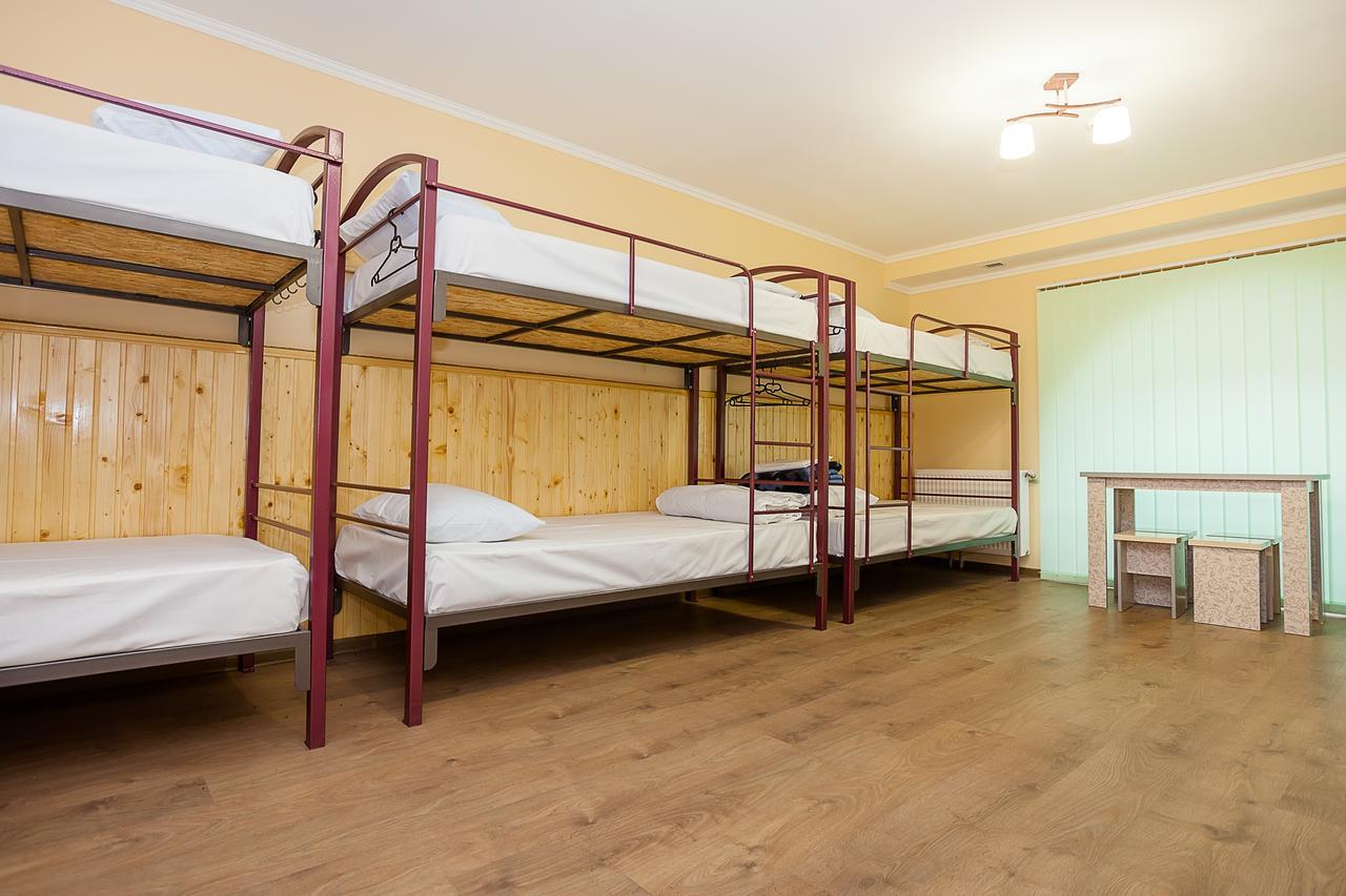Tsentralnyi Hostel Ιβανό-Φρανκίβσκ Δωμάτιο φωτογραφία